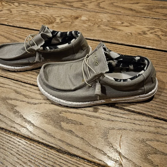 🤎 Hey Dude Wally Stretch Canvas Slip On shoes size 11 Beige - Picture 2 of 7